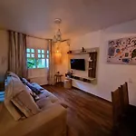 Belissima Casa 2 Suites Beira Mar Em Condominio Com Piscina, Pe Na Areia